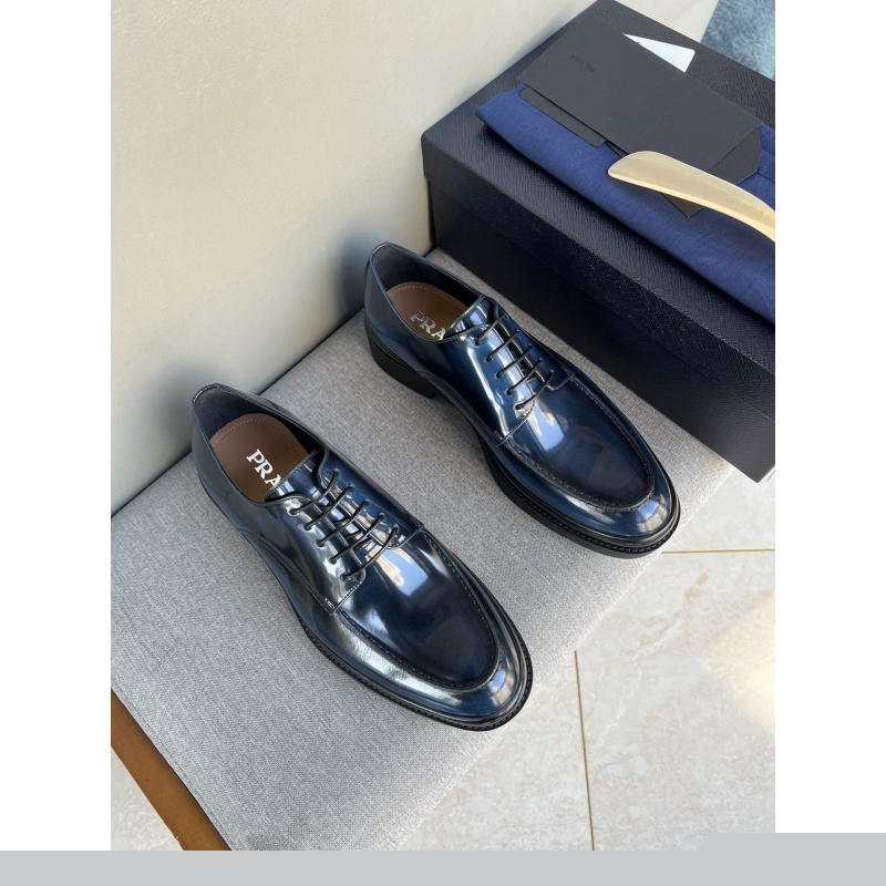 Pra*a leather shoes